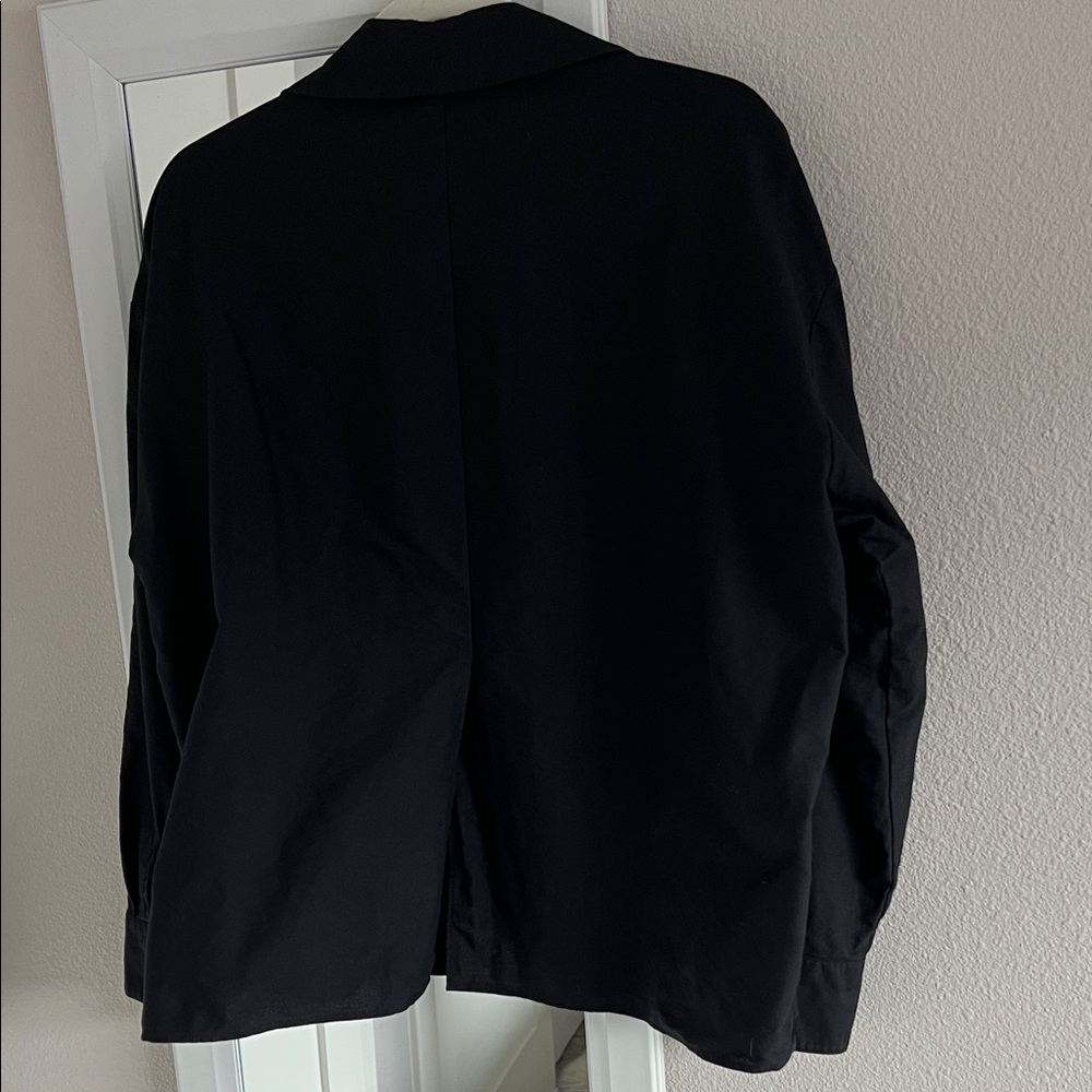 Djerf Avenue Breezy Women's button up shirt with slit in back. - Picture 4 of 4